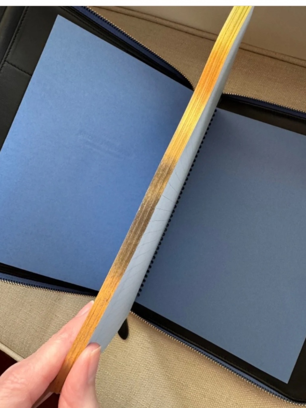 SMYTHSON Panama A5 Zip Portfolio Organizer | Nile Blue Crossgrain Leather - Picture 10 of 12
